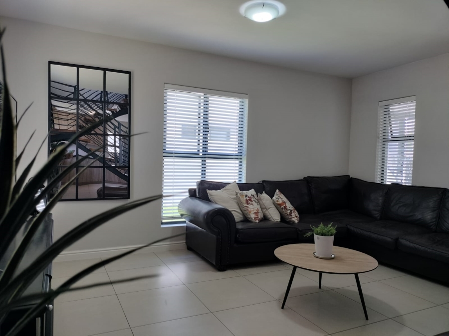 3 Bedroom Property for Sale in Jakarandas Western Cape